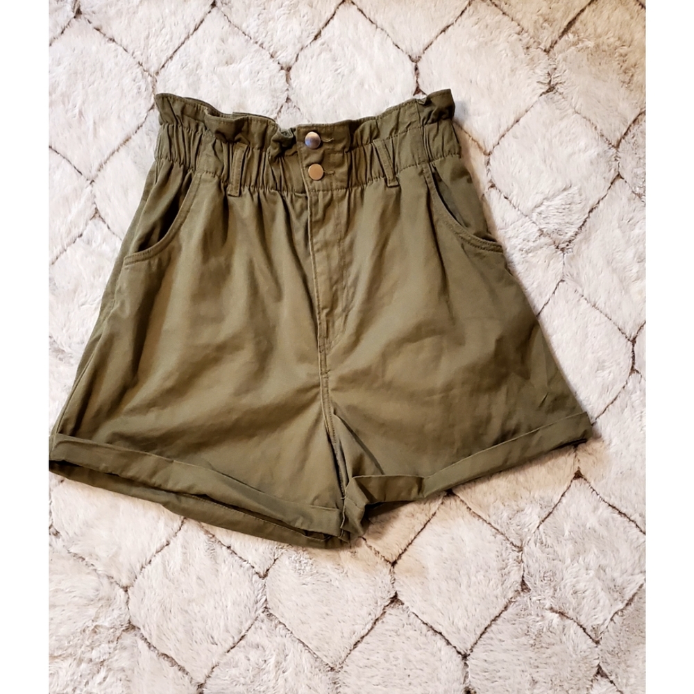 H&M Shorts, paperbag waist. Shorts.Size 8. Khaki Green.